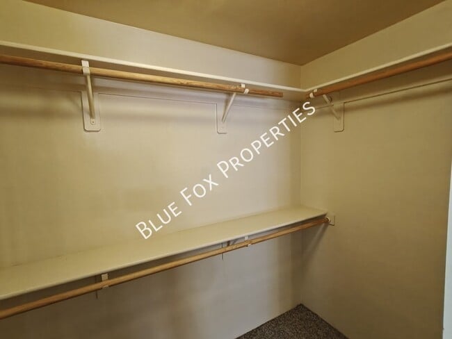 Building Photo - 9097 N Jessy Ln