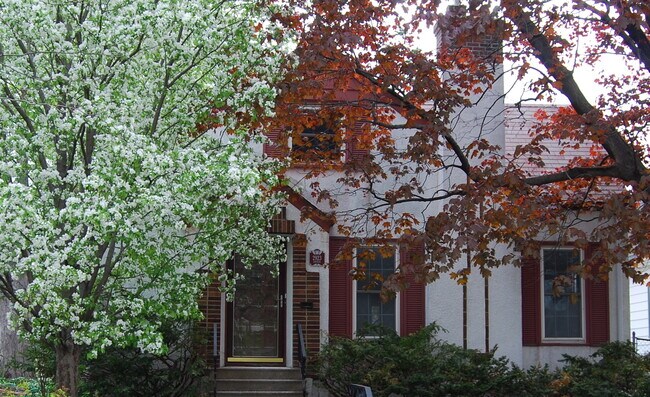 Building Photo - 2923 Arthur St NE