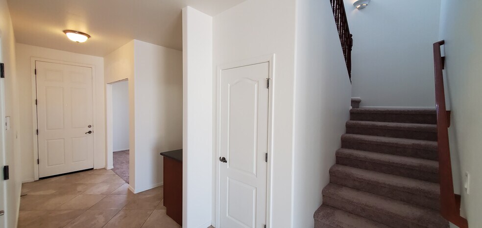 Stairs - 3951 S Splendor Plz