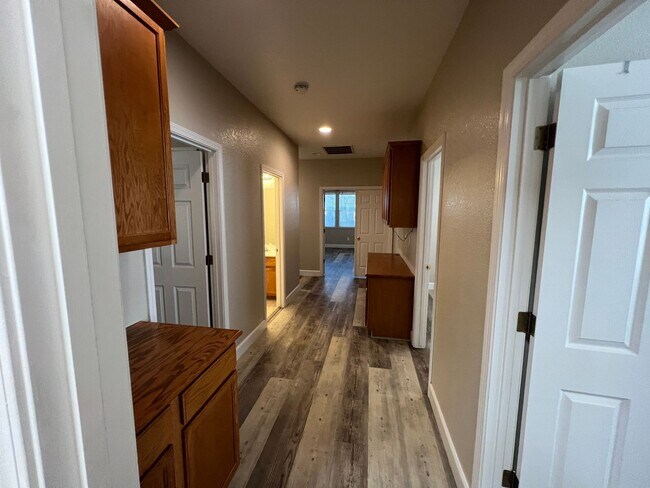 Building Photo - 4-bedroom single story in Sylvan School Di...