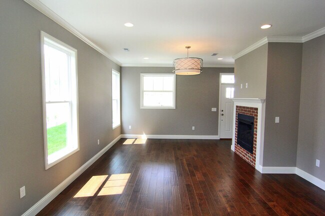 Building Photo - Beautiful Home in Walden Park