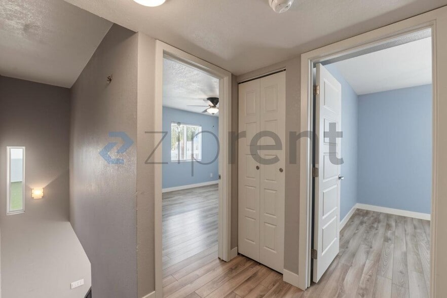 Building Photo - Unit