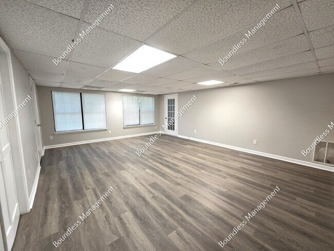 Building Photo - 5183 Suggs St
