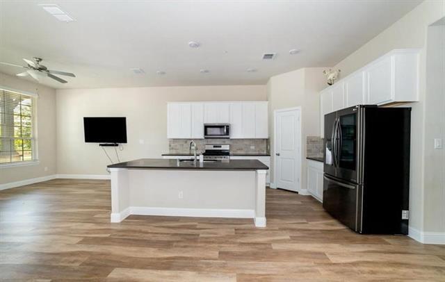 Building Photo - 7609 Sunset Blvd