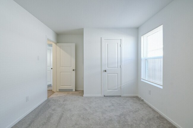 Building Photo - 6847 Flowering Ginger Ln