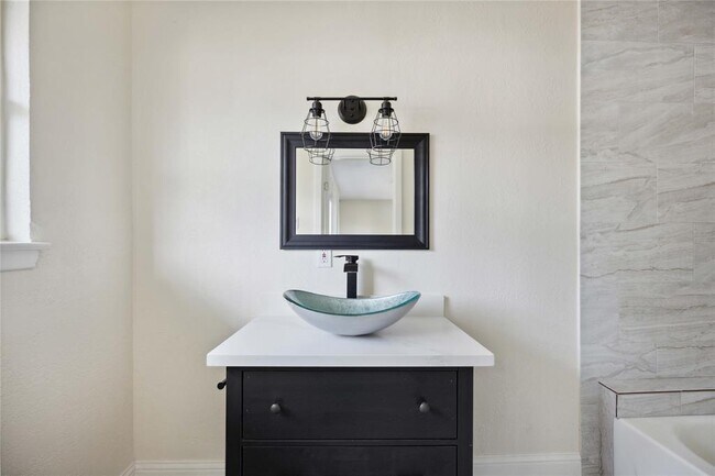 Building Photo - 3403 Linkwood Dr