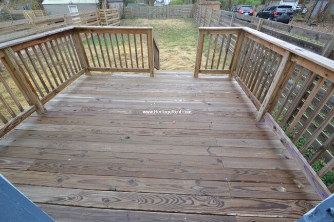 Building Photo - Beautifully refinished 3 bed 2 bath home in Evanston