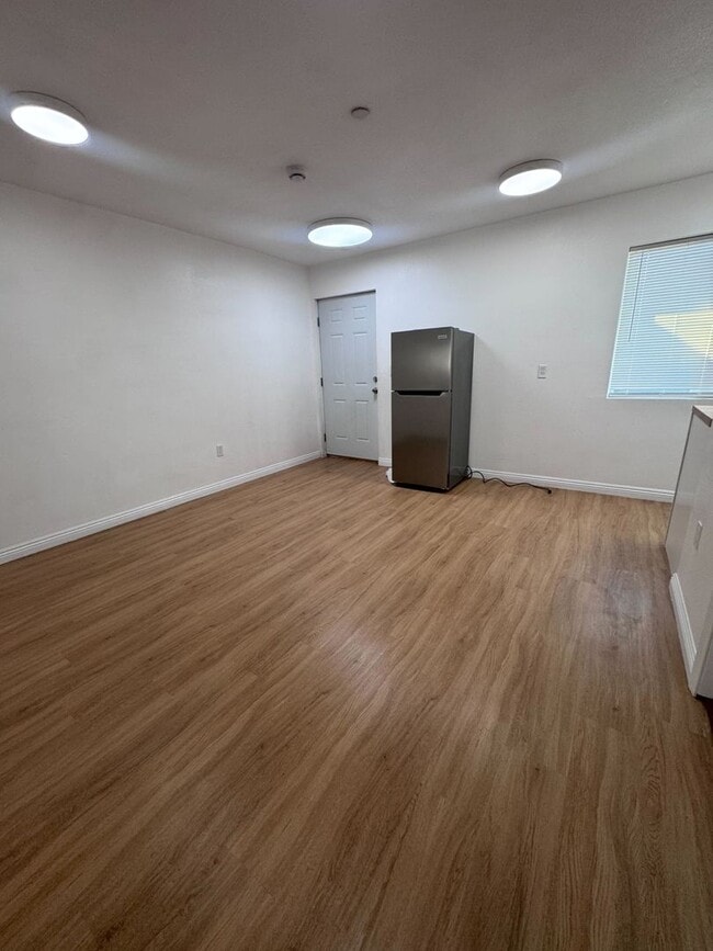 Building Photo - 1906 Filson St UNITS A, B, C