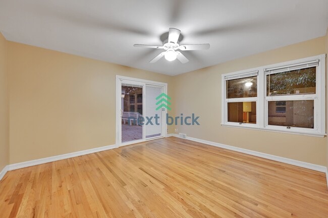 Building Photo - Stunning Bellevue Home for Rent