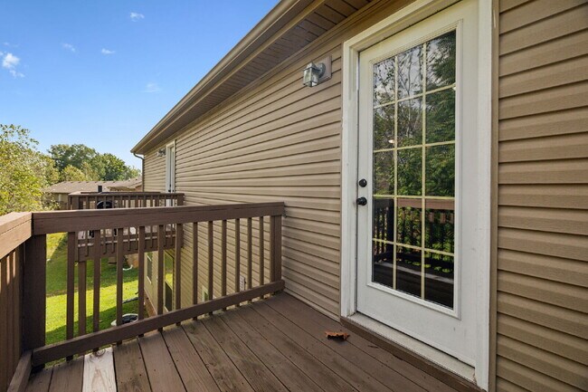 Building Photo - 1723 D THISTLEWOOD DR