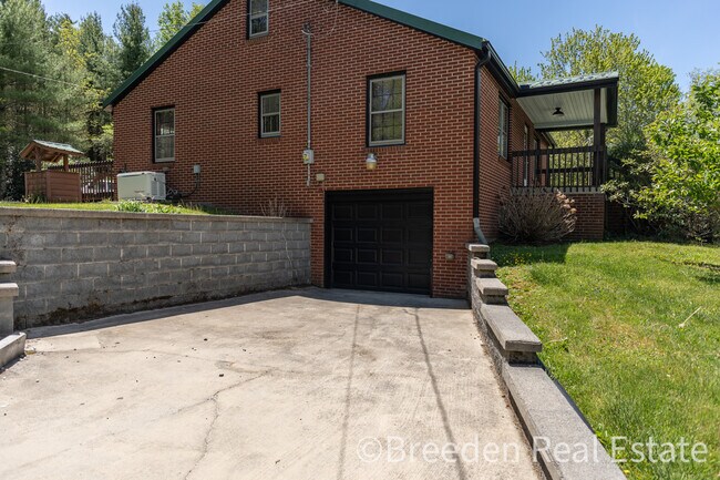 Building Photo - 8321 NC-181