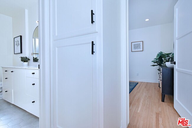 Building Photo - 6167 Costello Ave