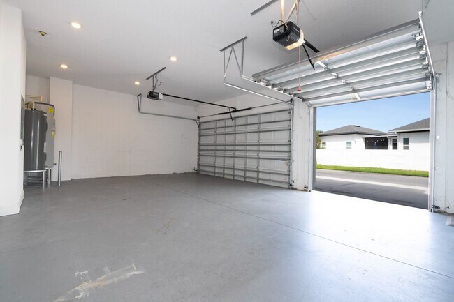 Building Photo - 6665 Bridgman St