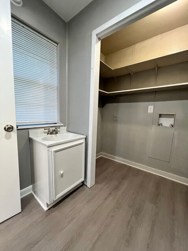 Building Photo - Adorable Updated Home in Lonoke