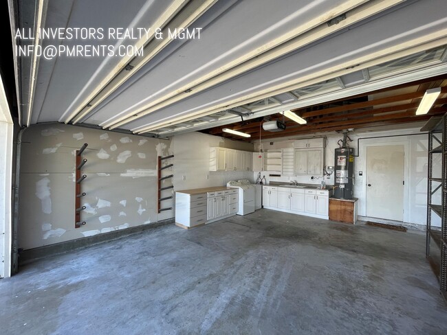 Building Photo - 4047 Vista Calaveras St