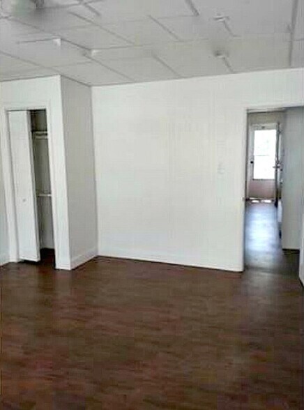 Building Photo - 289 Chelsea St