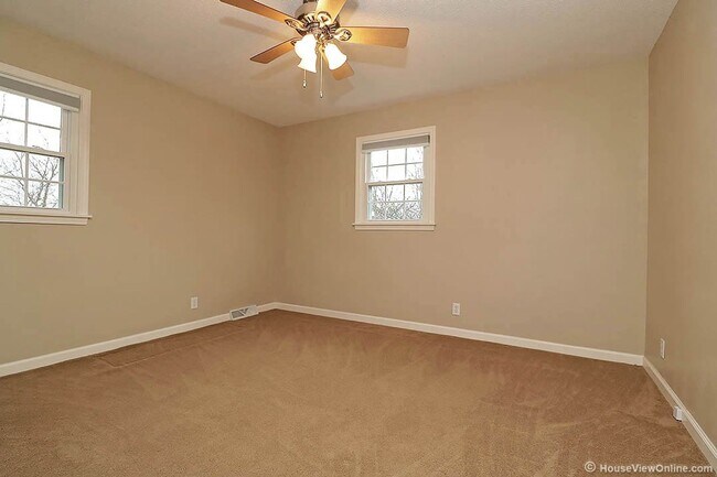Building Photo - 2031 Allen Dr
