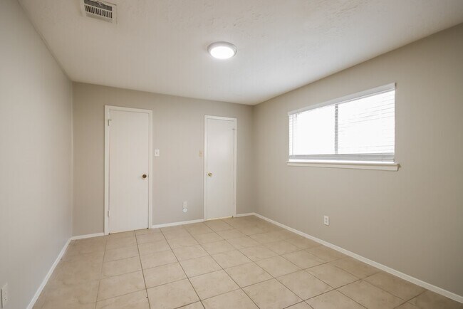 Building Photo - 4511 Chestergate Dr