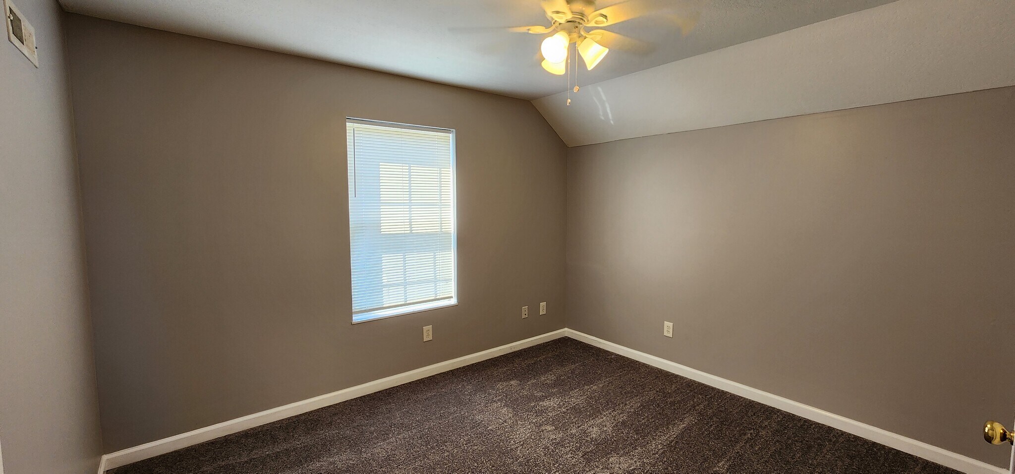 Building Photo - 821 Plantation Dr