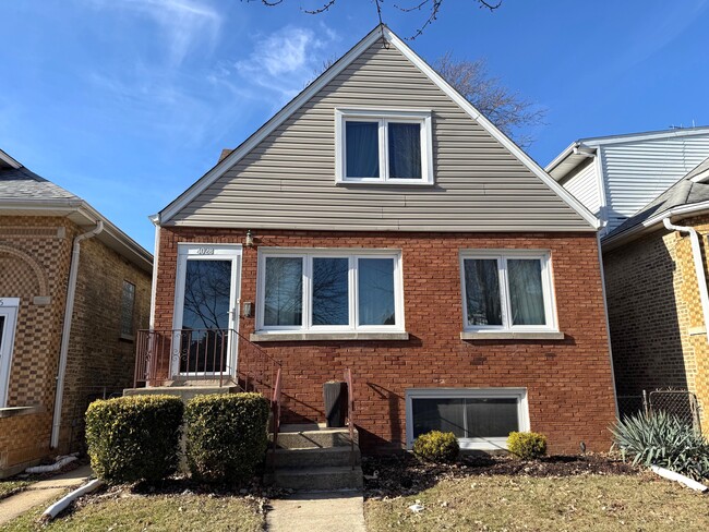 Building Photo - 4028 N Overhill Ave