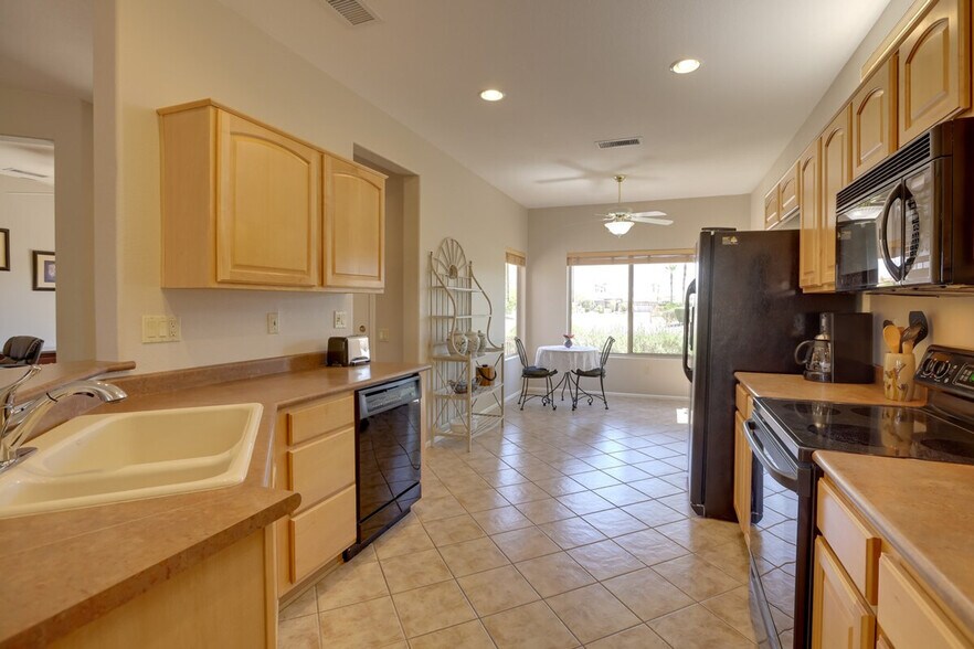 Building Photo - 15271 W Pantano Dr