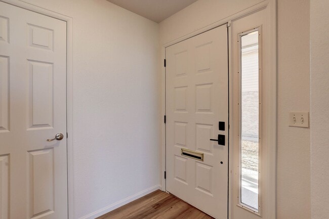 Building Photo - Fully Remodeled 3 Bed/2.5 Bath Northglenn ...