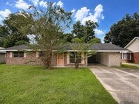 Building Photo - 536 Fountainbleau Dr