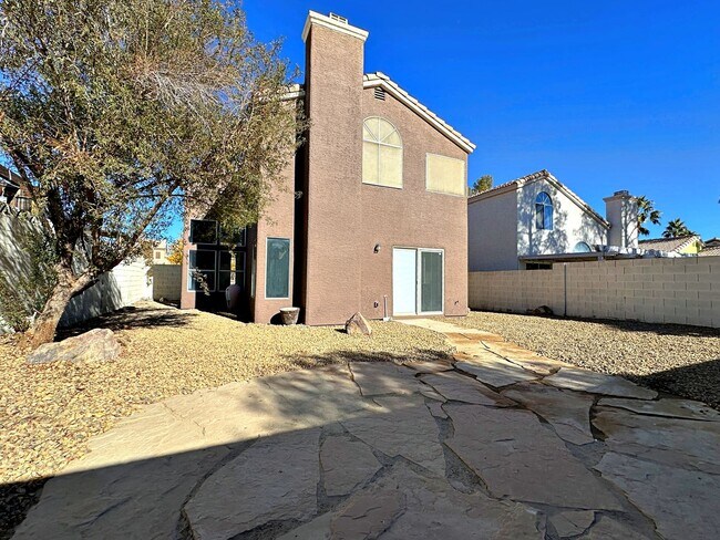 Building Photo - 1645 Autumn Rust Dr