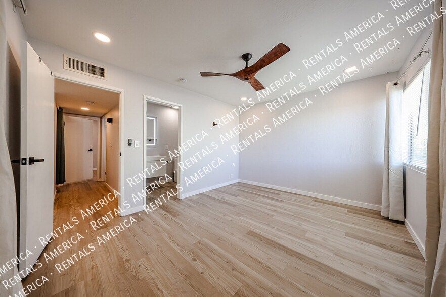 Building Photo - 4630 N 68th St