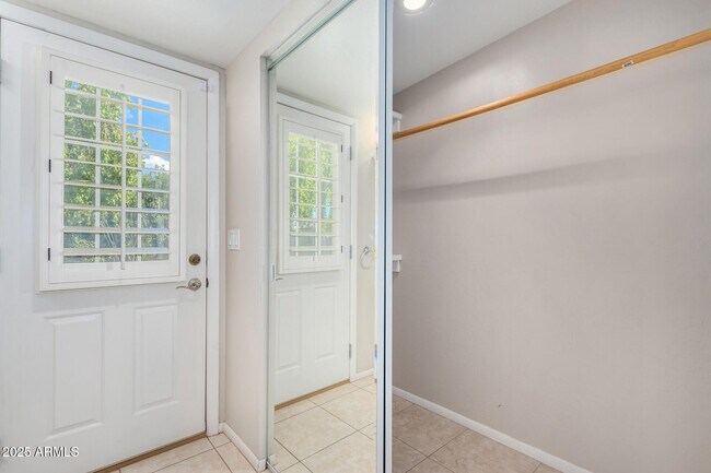 Building Photo - 12641 N 70th Pl