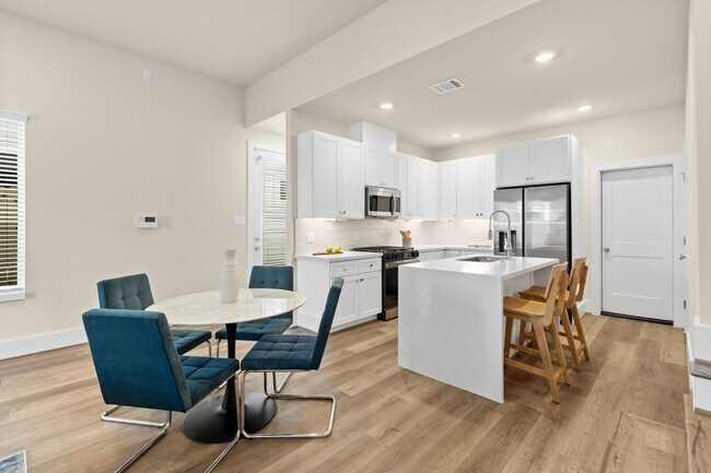 Building Photo - 5622 Bertellis Ln