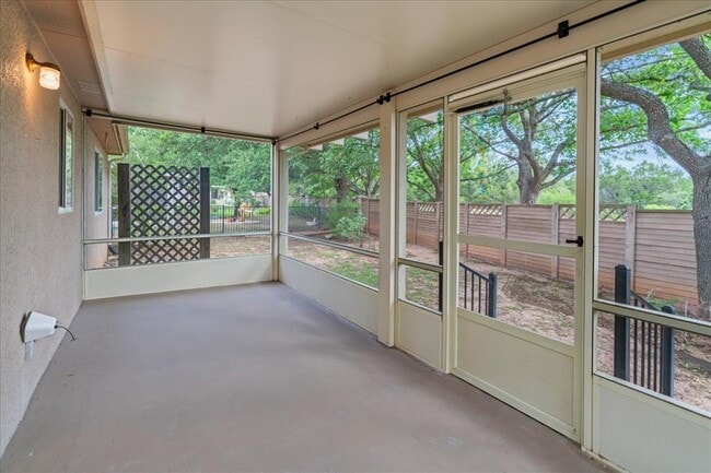 Building Photo - 104 Whitewing Way