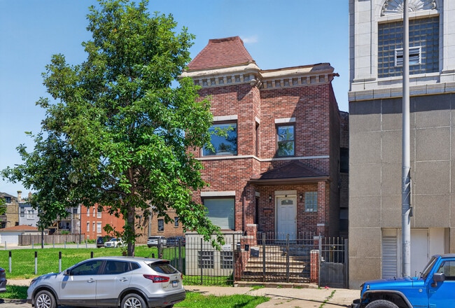 Building Photo - 3354 W Jackson Blvd