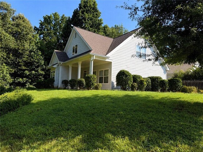 Building Photo - 8850 Four Mile Creek Rd
