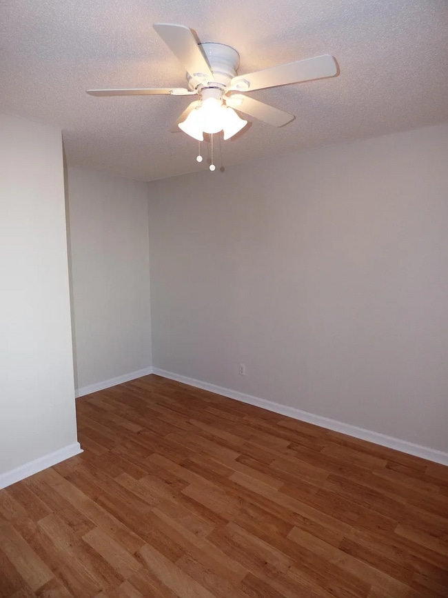 Building Photo - 210 Tibton Cir
