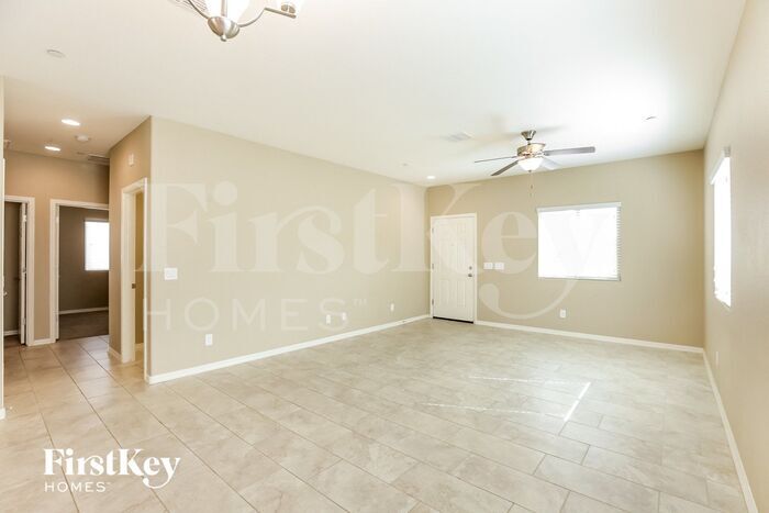 Building Photo - 21385 W Monte Vista Rd