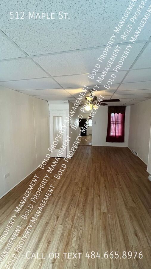 Building Photo - 512 Maple St