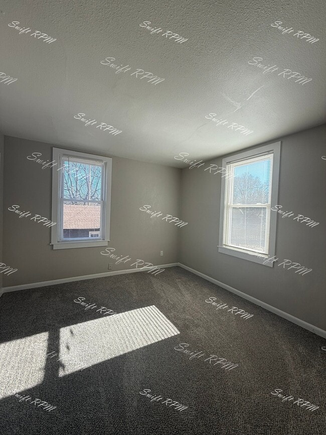 Building Photo - 909 3rd Ave