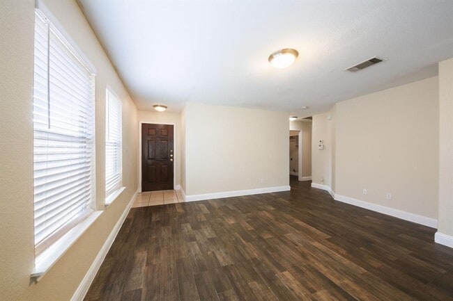 Building Photo - 3300 Etheredge Dr