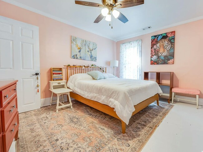 Building Photo - 1512 College St