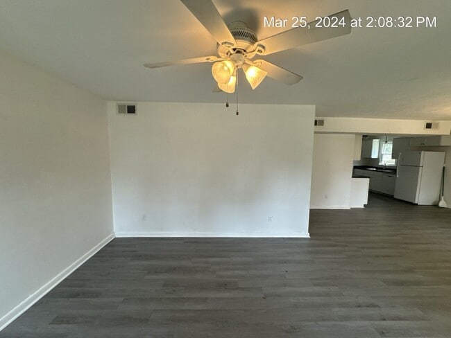 Building Photo - 3516 Torbay Dr