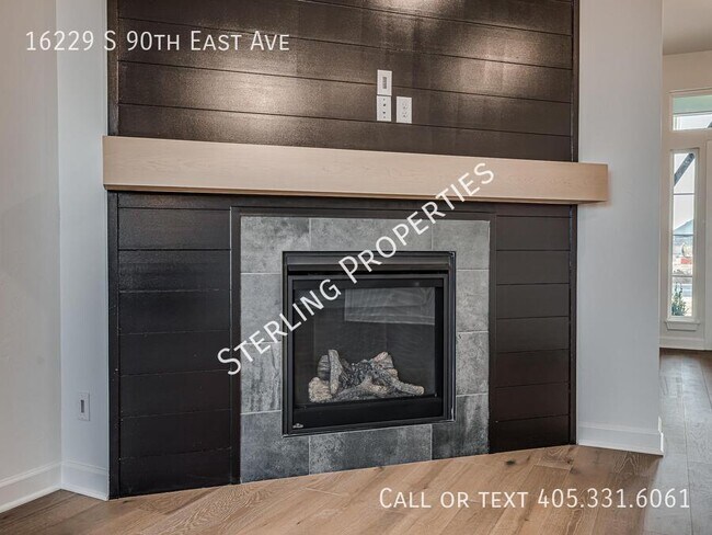 Building Photo - 16229 S 90th E Ave