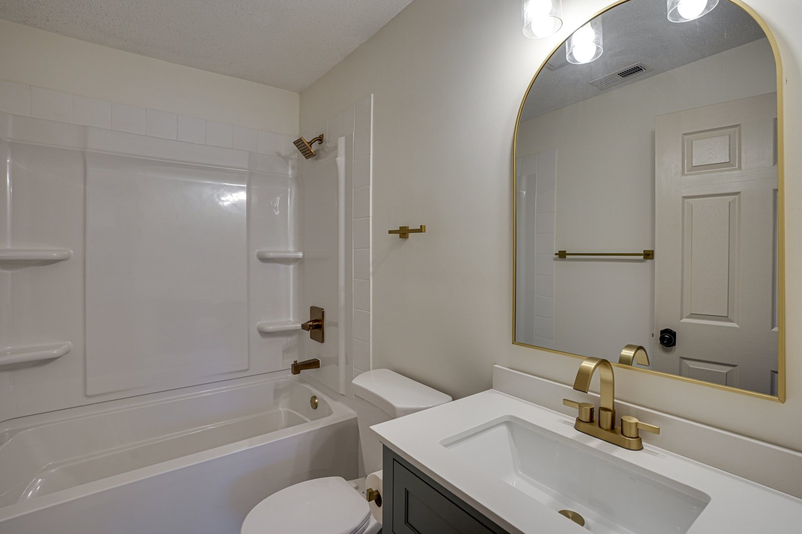 Building Photo - 927 Hulana St