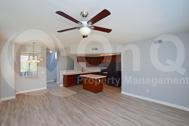 Building Photo - 280 S Evergreen Rd