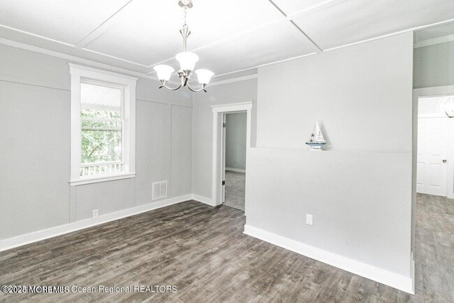 Building Photo - 306 Henley Ave