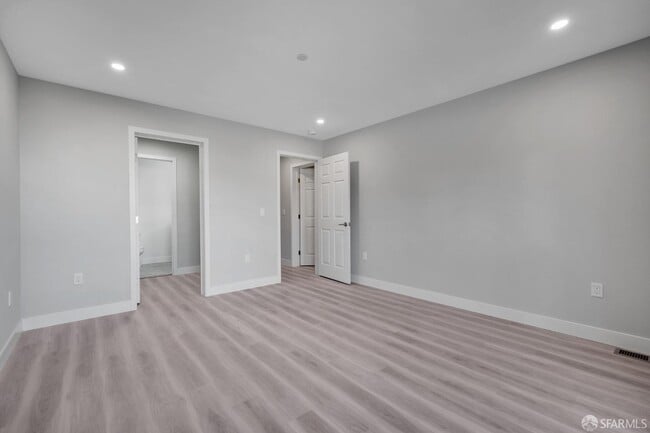 Building Photo - 1642 Taraval St