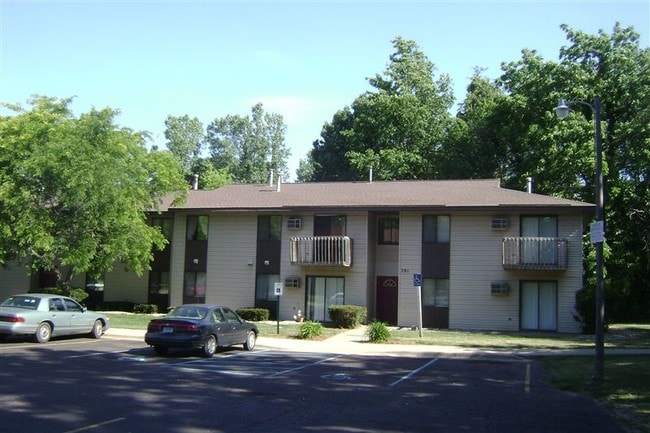 Building Photo - 1 br, 1 bath Apartment - Lake Wind Apartments