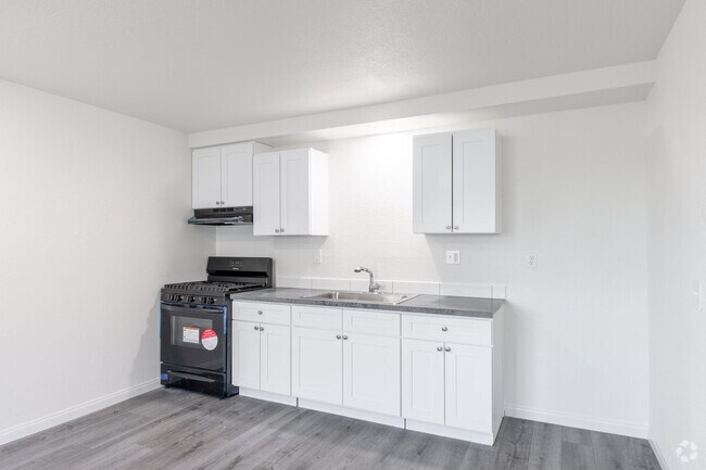 1BR, 1BA - 535SF - Kitchen - Agave View Apartments