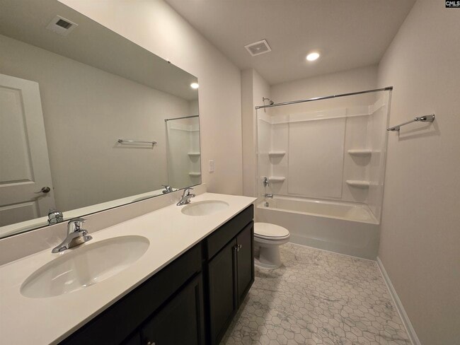 Building Photo - 482 Delahays Rd