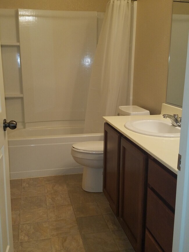 Building Photo - West Park -3 Bedroom, 2 Bath,  Single Stor...